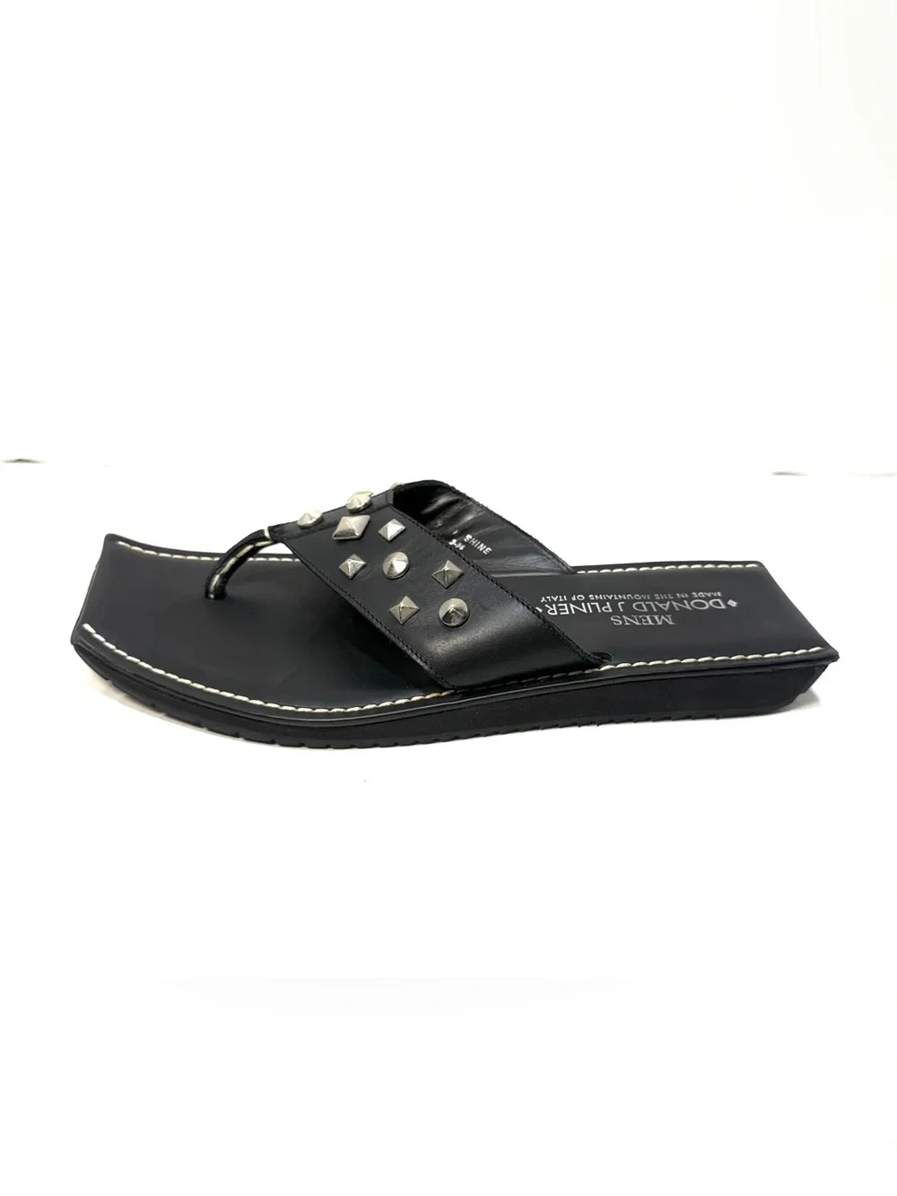 NEW Donald J Pliner Men’s Black Leather Metal Pyramid Studs Thong Sandal Size 9M